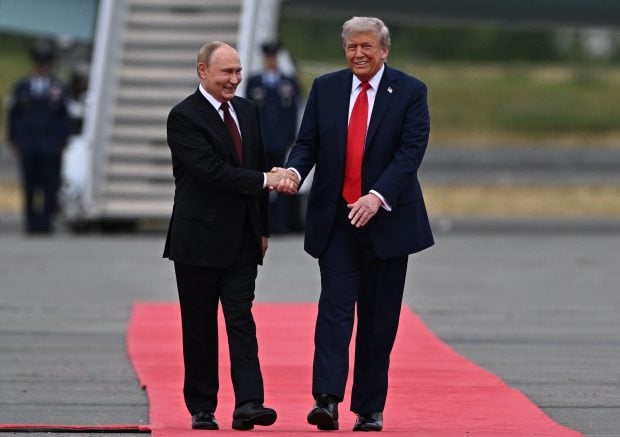 Geopolitica prafului și a scamelor de pe podiumul președinților