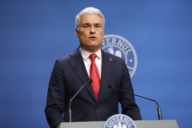 România nu riscă recesiunea, suntem „un șantier în derulare”, asigură Dragoș Pîslaru. Primim 17 miliarde din PNRR, dar deficitul urcă la 8,4%