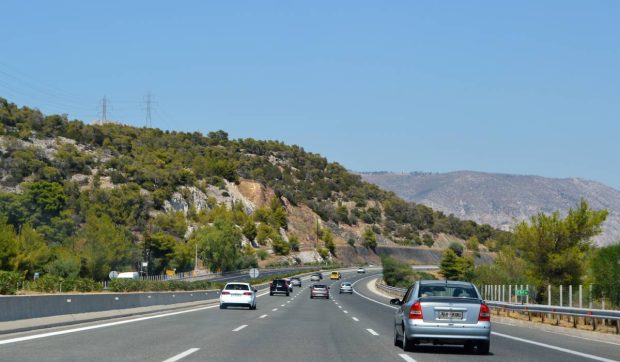 Noile taxe ascunse care pot crește cheltuielile turiștilor în Grecia, Croația și Muntenegru în 2026
