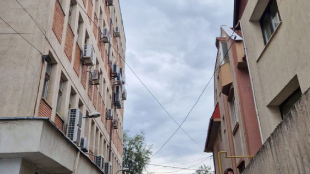 Un IT-ist de la Electrica Galați a murit, după ce s-a aruncat de la etajul 4 al sediului. Bărbatul era în concediu și venise neanunțat la serviciu