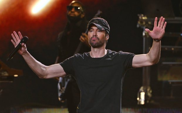 Imagine Stire Enrique Iglesias și Anna Kournikova așteaptă al patrulea copil. Sunt împreună de 24 de ani și au deja doi gemeni și o fetiță | 2review.ro