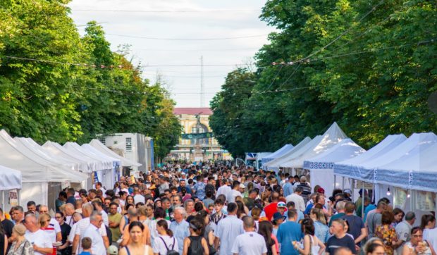 Care sunt trupele care vor cânta în Ploiești, la cel mai mare concert de până acum, la Republica de sub Castani din weekend