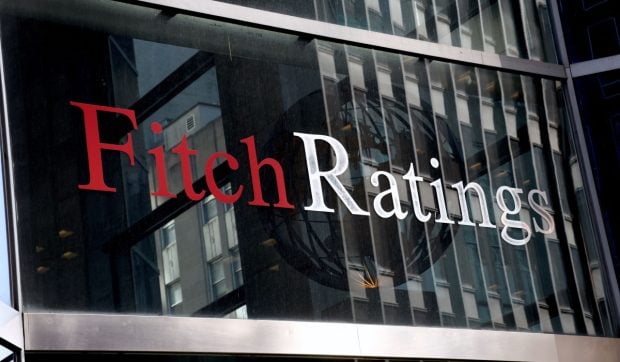 Fitch menține ratingul suveran al României la BBB minus, dar avertizează: finanțele publice se deteriorează rapid