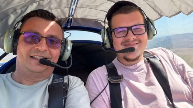Vlad Zgărdău, care a murit în tragedia aviatică de la Arad, era un pilot WizzAir din București. Alături de el, un tânăr de 18 ani care visa să zboare