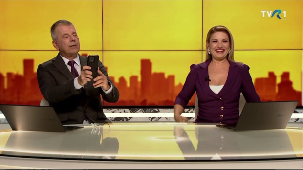 „Bă, m-am gândit să mă dezbrac să-i fac o poză!”. O nouă gafă la Televiziunea Română, în Telejurnalul de la ora 20:00