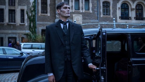 Imagine Stire De ce nu ar mai apărea George Burcea în sezonul 2 din „Wednesday”. Ce salariu ar fi cerut pentru serialul de pe Netflix | 2review.ro