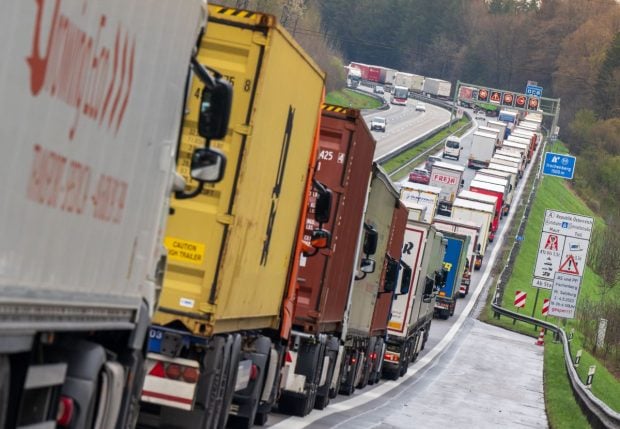 Un șofer de TIR a primit 12.000 de euro în plus la pensie, după ce a lucrat 35 de ani la aceeași firmă de transport din Austria