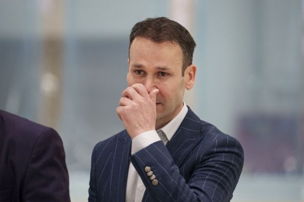 Primarul Robert Negoiță recunoaște că a construit ilegal, cu bani publici, un drum asfaltat pentru fratele lui, Ionuț, care e proprietarul șoselei: „Aveți dreptate”