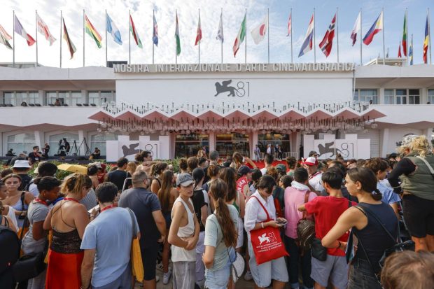 Datele personale ale participanților la Festivalul Internațional de Film de la Veneția au fost piratate