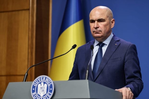 Metoda prin care Guvernul Bolojan enervează partenerii sociali: mai întâi se iau deciziile, apoi sunt „dezbătute”