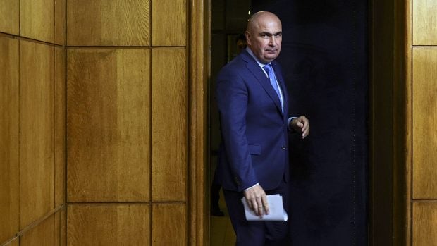 Ilie Bolojan spune că vrea să scadă comisioanele firmelor care administrează Pilonul II de pensii, „ca mai mulţi bani să rămână în conturile românilor”