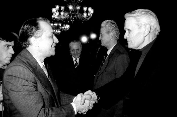 100 de poze cu Ion Iliescu pe care trebuie să le vezi