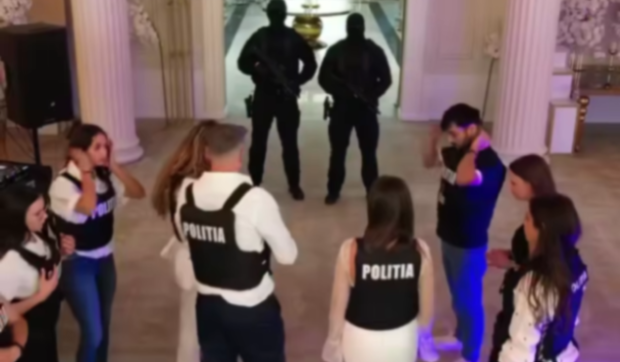 Un clip realizat de MAI, val de ironii pe internet: „Mie îmi place cum i-a pus pe hold pe tâlhari ca să-și pună vestele”