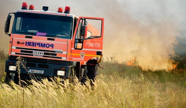 Mesaj RO-Alert, emis după ce zeci de hectare de vegetație uscată din Giurgiu și Mehedinți au fost cuprinse de flăcări