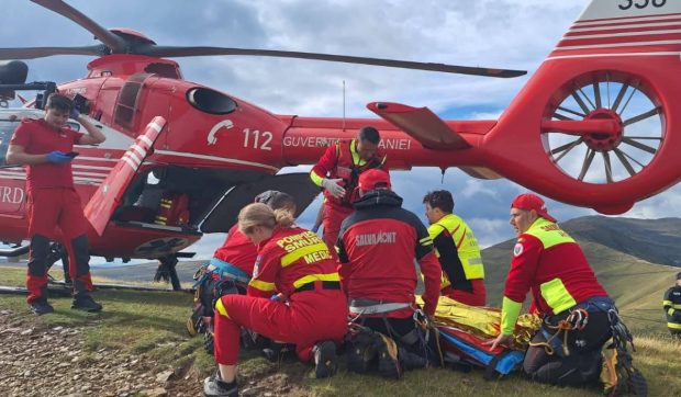 Singurul supravieţuitor în cazul accidentului din Masivul Iezer-Păpușa a agonizat 10 ore: „Te-ai născut a doua oară”