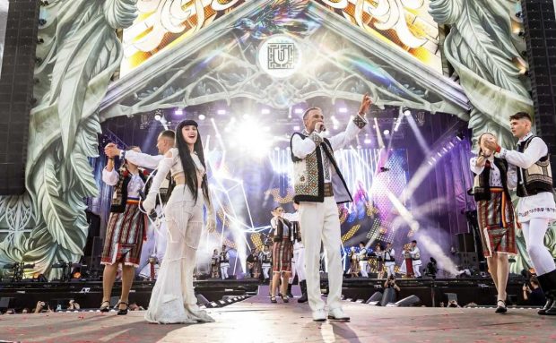 Cântecul de muzică populară care a răsunat la UNTOLD 2025. Pe cine a invitat Irina Rimes pe scenă: „Ne mândrim cu voi”