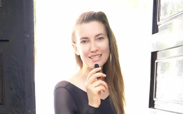 Imagine Stire Apariția Iuliei Albu, după ce a slăbit 12 kilograme în trei săptămâni: „Am înțeles că este momentul să mă opresc”. Poartă o salopetă mulată | 2review.ro