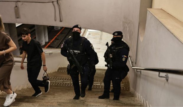 V Bukarešti napaden nepalski dostavljalec s hrano zaradi rasizma