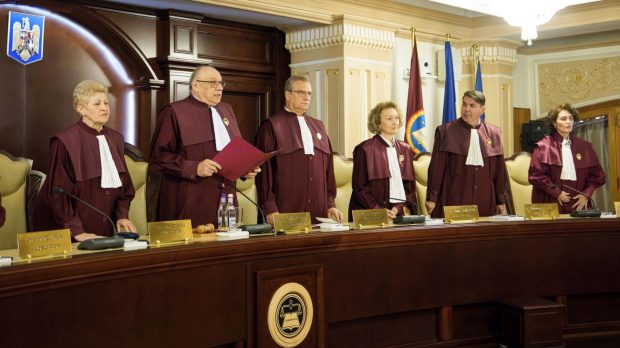 Judecătorii CCR au scăpat de tăierile din reforma pensiilor speciale ale magistraților. Cum explică Guvernul Bolojan