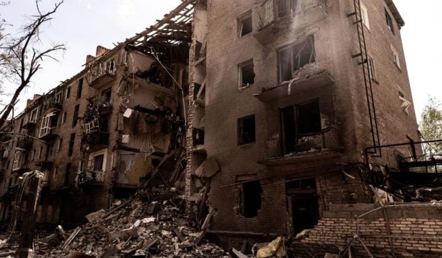 „Ar fi trebuit să fiu cu el”. Povestea mamei care și-a pierdut copilul de 10 ani în atacul aerian rusesc de la Kramatorsk