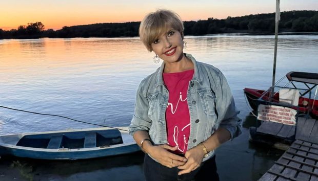 Imagine Stire Marina Almășan a răbufnit, după ce a fost acuzată că merge în vacanțe pe banii TVR: „Nu am nicio obligație să mă justific în fața unor proști” | 2review.ro