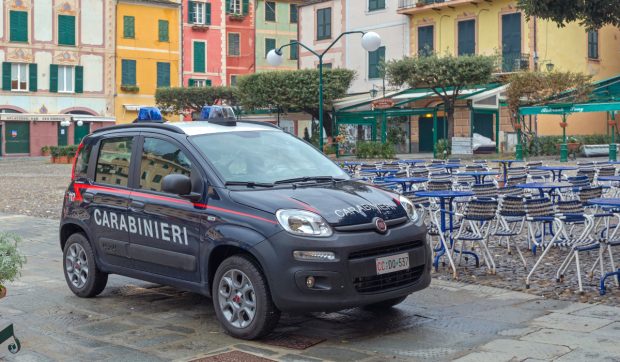 Român în vacanță în Italia, arestat în restaurant. Bărbatul de 49 de ani era căutat în toată Europa, de peste 10 ani