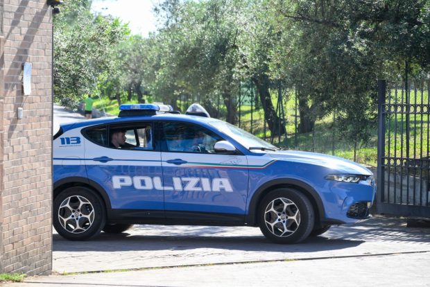 Un român a ieșit de la Lidl cu ghiozdanul plin, deși plătise doar o bere și un pachet de biscuiți. Ce au descoperit polițiștii italieni