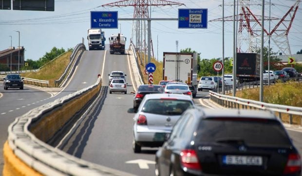 Se scumpesc rovinietele din 8 septembrie. Cât vor plăti transportatorii rutieri în funcție de tonaj
