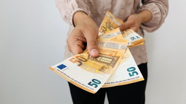 Micii antreprenori despre majorarea capitalului social la 8.000 lei: „Sunt foarte aproape să îmi migrez afacerea în altă țară mai prietenoasă”