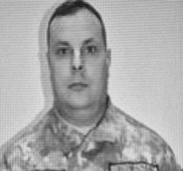 Un militar a murit pe loc în Cluj, după ce roata unui camion a explodat în timp ce o umfla cu colegul său