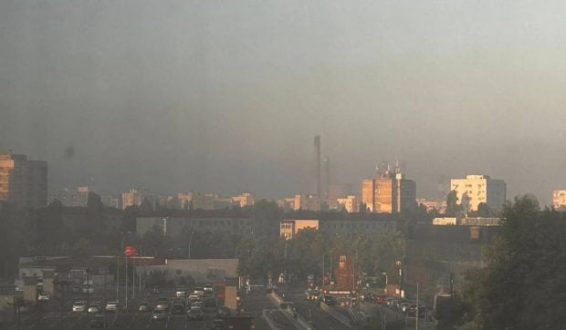 Bucureștiul învăluit în fum. Senzorii de poluare sunt pe roșu