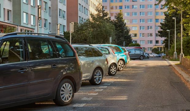 Prețul parcării se triplează într-un oraș important din Gorj, după ce finanțarea a fost oprită de Guvernul Bolojan