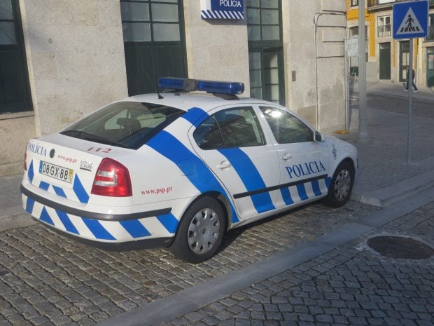 Un bărbat a murit după ce soția sa a căzut peste el, nu s-a mai putut ridica și l-a sufocat fără să vrea