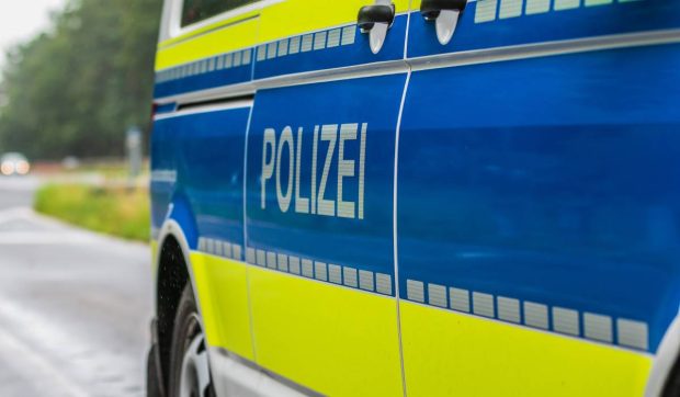 Un român a murit într-un cumplit accident pe o autostradă din Germania, după ce a lovit violent un camion staționat