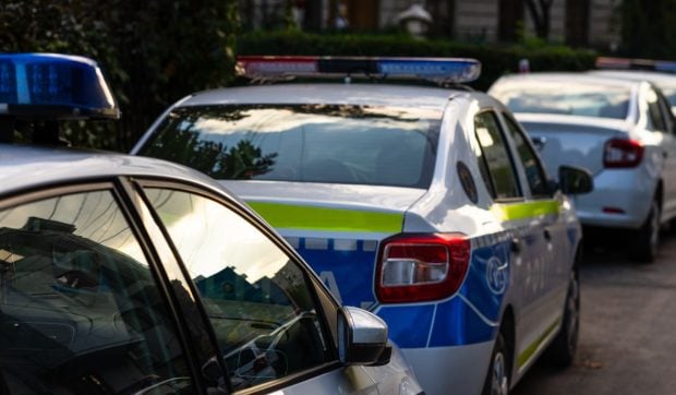 O fată de 13 ani a fost găsită moartă în casă, de mama ei, în Sibiu