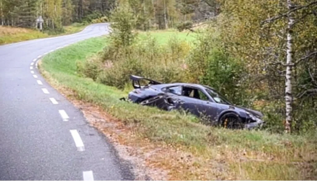 Un șofer cere despăgubiri de un milion de euro după ce a distrus Porsche-ul visurilor sale în prima sa călătorie mai lungă