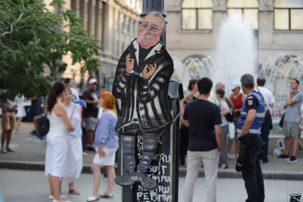 Protest în Piața Universității față de doliul național în memoria lui Ion Iliescu