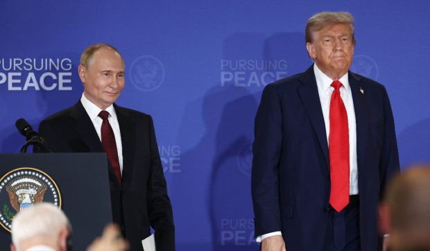 Ce ascund gesturile lui Trump după discuția cu Putin: „Multe mici indicii care sugerează că nu era fericit”