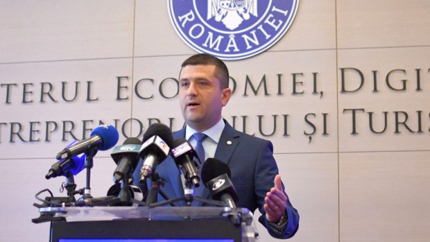 Ministrul economiei, dezlănțuit la adresa partidului lui George Simion: „Nu reușiți să convertiți din ruble în fonduri europene”