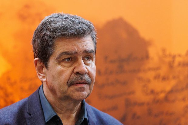 Interviu cu Radu Paraschivescu: „Dacă ne mulţumim doar să arătăm cu degetul şi să râdem, se cheamă că nu suntem de mare folos”