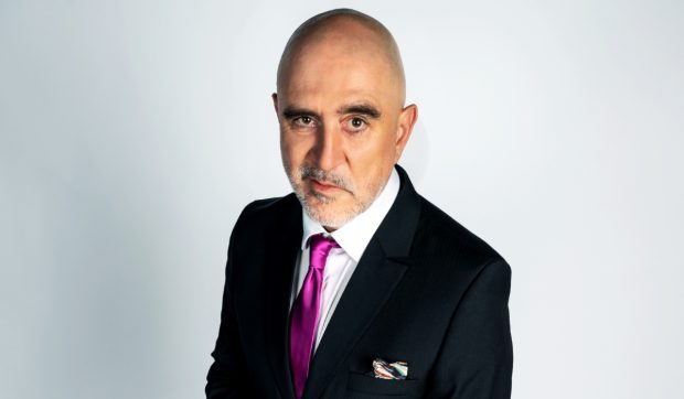 Imagine Stire Cum a primit Răzvan Exarhu propunerea de a reveni la Pro TV, cu un nou proiect. „De 9 ani calc oameni în picioare la Morning Glory, fac glume mizerabile” | 2review.ro