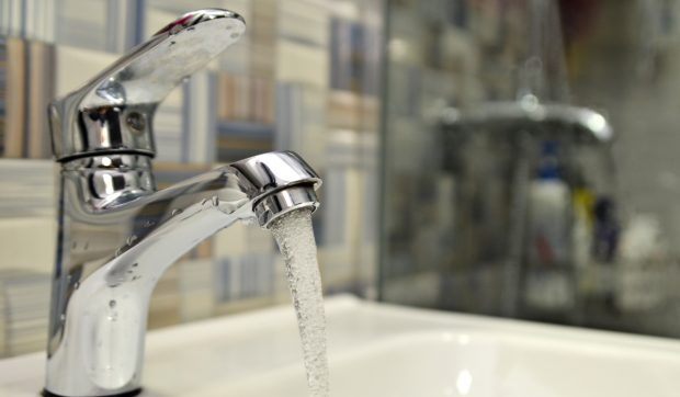 Peste 2700 de blocuri din București au rămas fără apă caldă. Cauza a fost anunțată de Termoenergetica