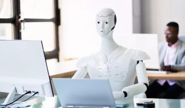 Locurile de muncă cu cel mai mare risc de a fi înlocuite de inteligența artificială
