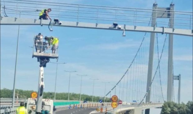 Traficul pe podul suspendat de la Brăila, supravegheat cu 4 camere radar. Măsura îi nemulțumește pe șoferi