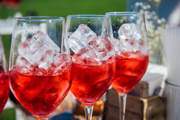 Se pune gheață în vin? Reguli și recomandări
