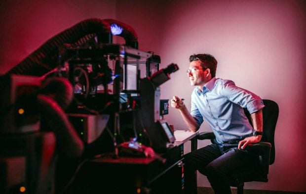 Sergiu Pașca, neurologul român de la Universitatea Stanford, SUA, este pionierul unei tehnologii care permite recrearea țesutului cerebral uman și a circuitelor neuronale în laborator