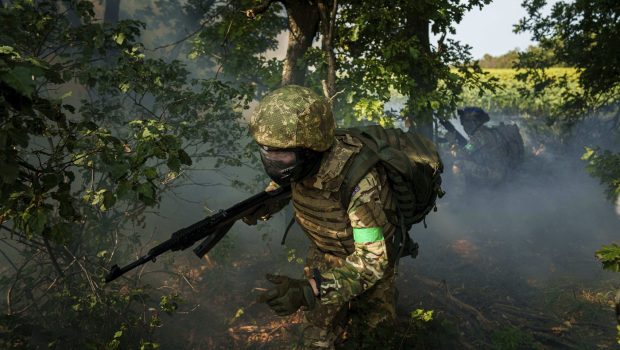 Armata rusă a lansat un atac surprinzător în Donețk, în timp ce armata ucraineană a avansat în Sumî: avertismentul lui Volodimir Zelenski