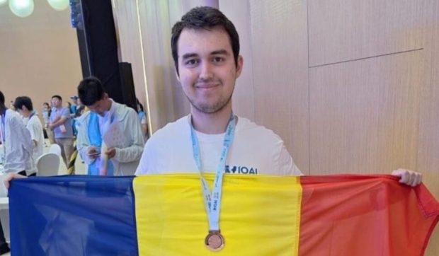 Un elev din Iași a primit medalia de bronz la Olimpiada Internațională de Inteligență Artificială din Beijing
