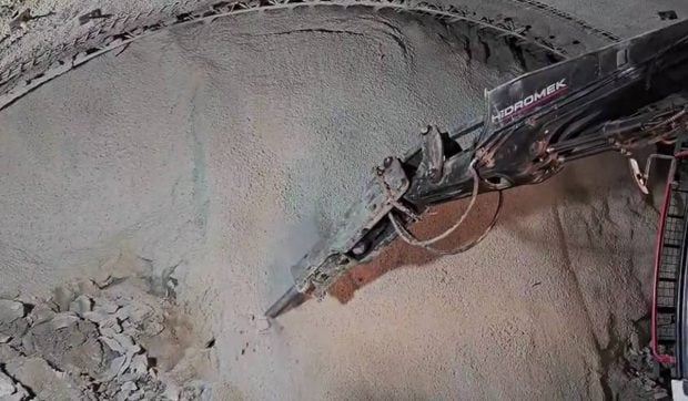 Un pas înainte pentru drumul pe A1 de la Vama Nădlac la Sibiu: primul tunel, sectorul Margina-Holdea, a fost străpuns