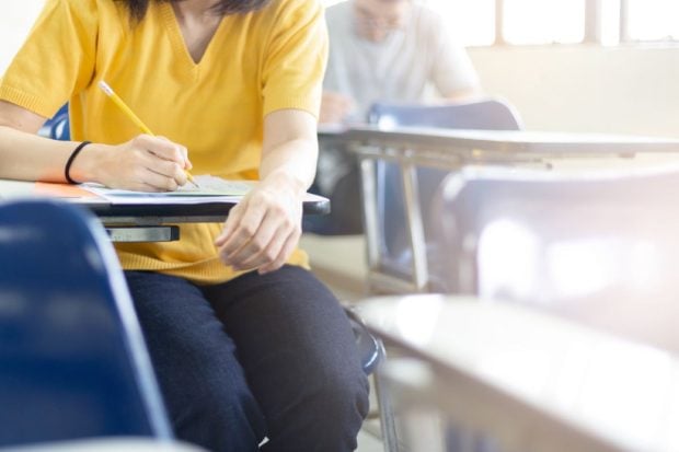 Proba la limba maternă la Bacalaureatul de toamnă are loc astăzi